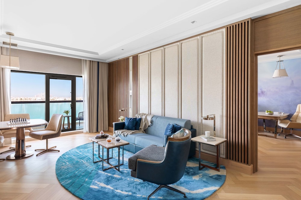 Luxury Suite Palm Sea View King Bed with Sofa Bed and Club Lounge Access