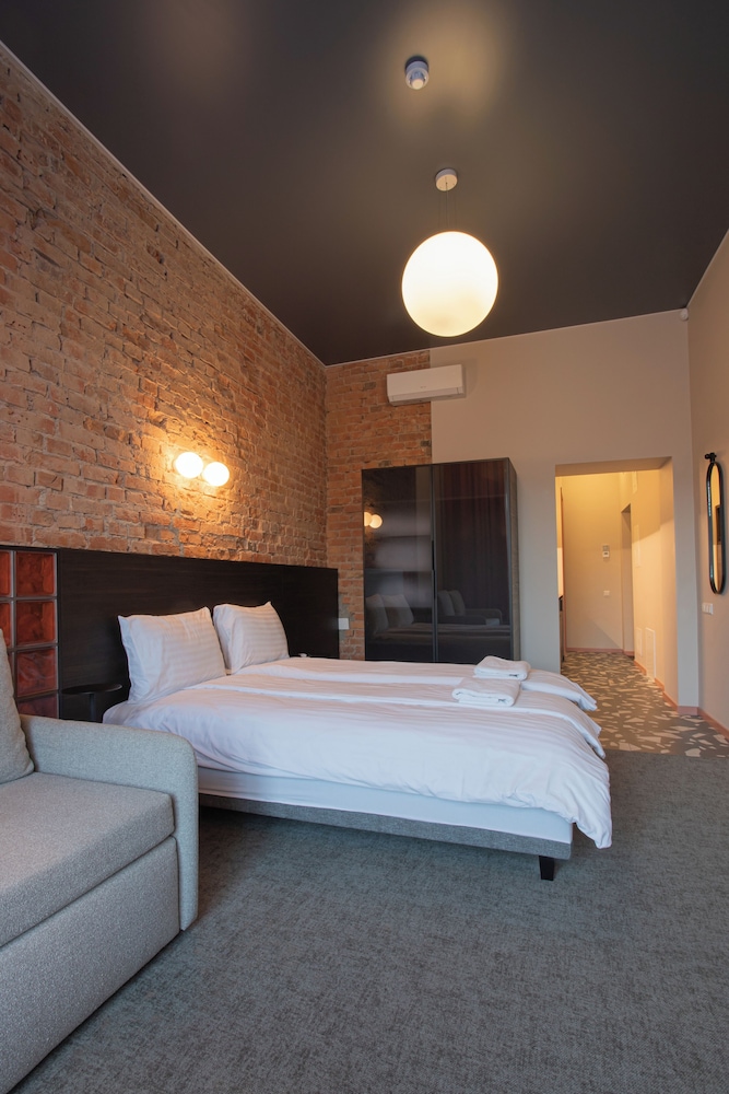 Design Room, City View - Photo 8