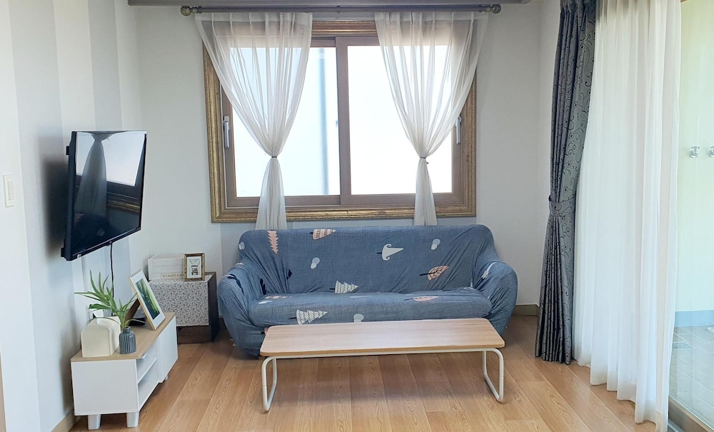 Basic Room, 2 Bedrooms (Family Room 301 (Ocean View/Spa))