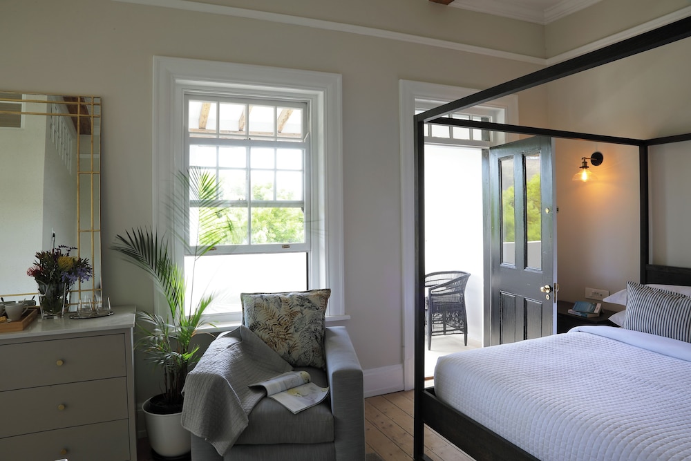 Honeymoon Studio Suite photo 1