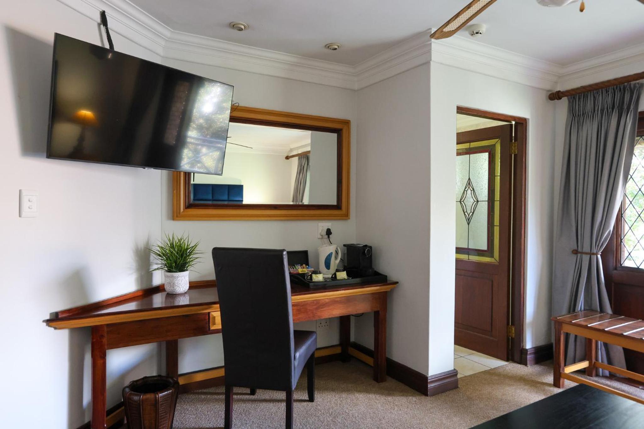 Deluxe Double or Twin Room with Balcony photo 2