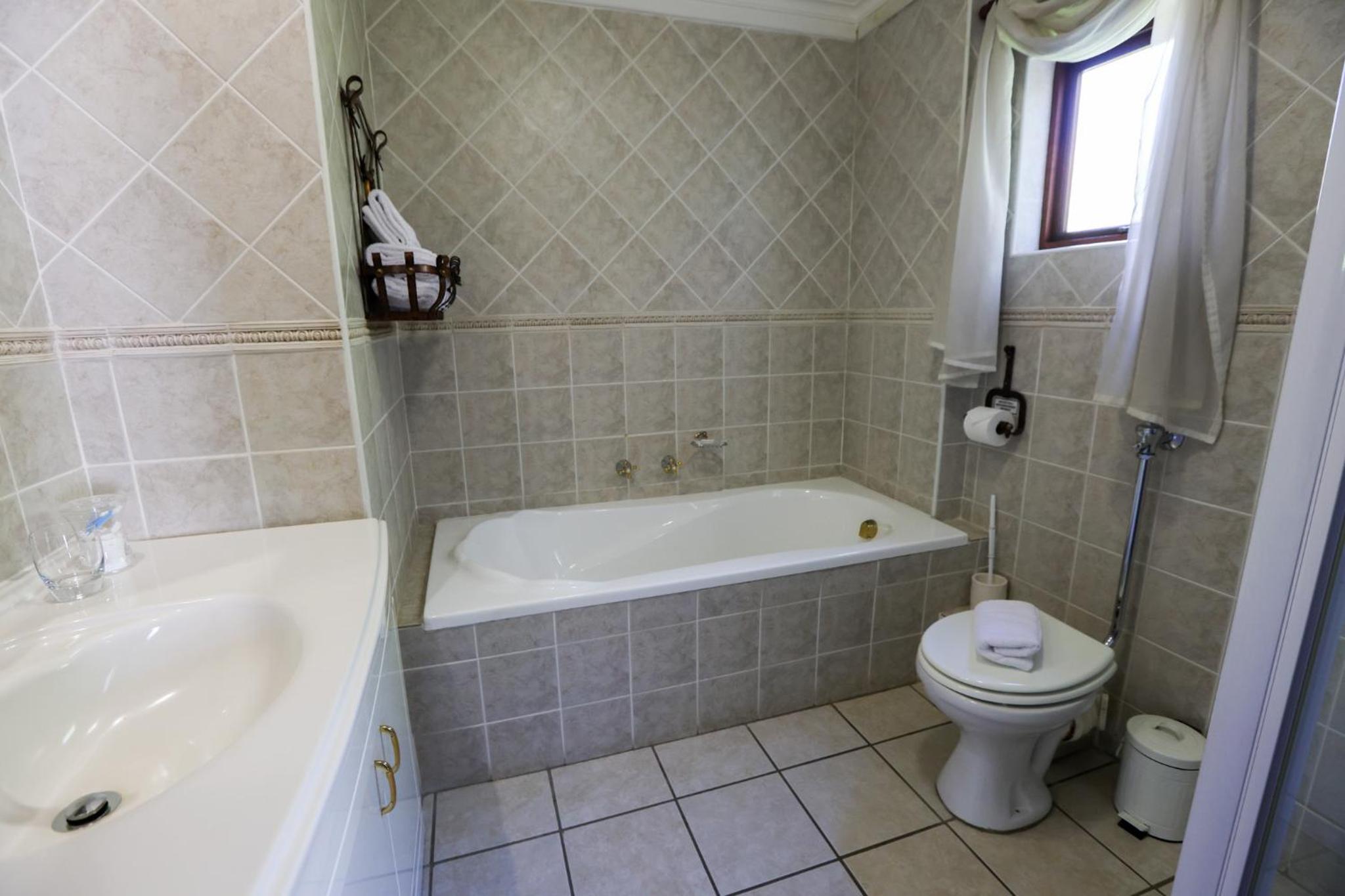 Deluxe Double or Twin Room with Balcony photo 3