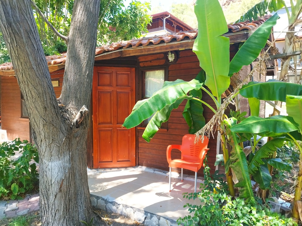 Standard Bungalow, Multiple Beds, Private Bathroom, Garden View photo 3