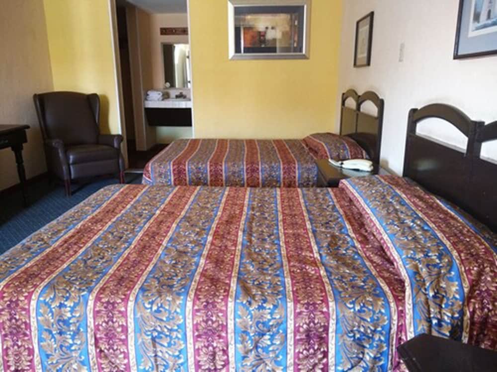 Double Room, 2 Double Beds photo 1