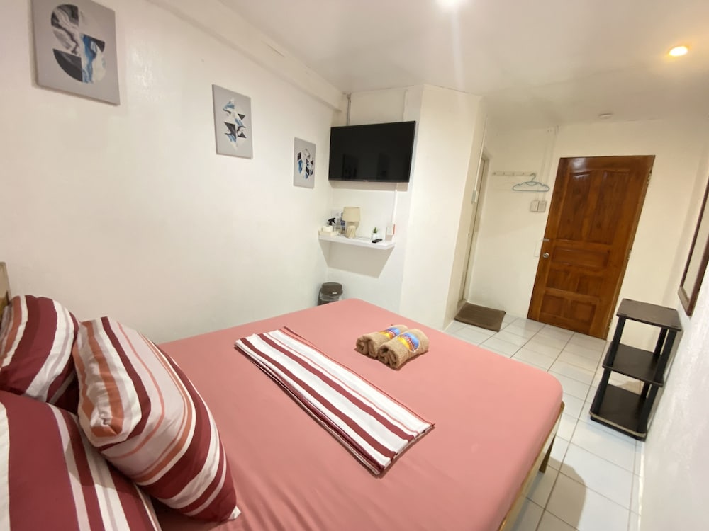 Standard Room, 1 Queen Bed, Accessible, Private Bathroom photo 1