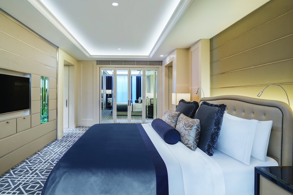 Suite, 1 King Bed