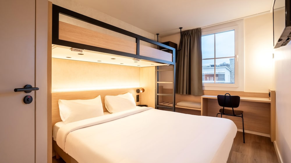 Standard Room, Multiple Beds photo 1
