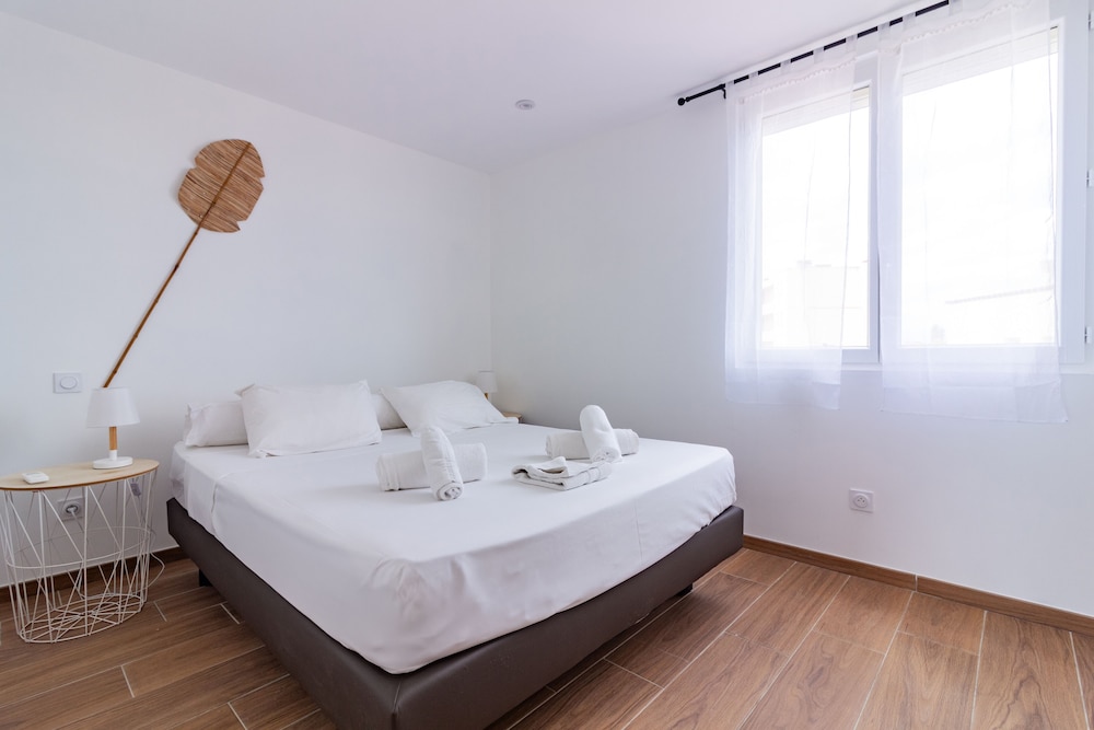 Apartment photo 1