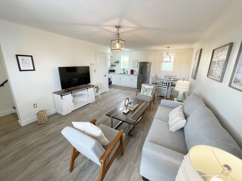 Design Suite, 2 Bedrooms, Kitchen, Bay View photo 2