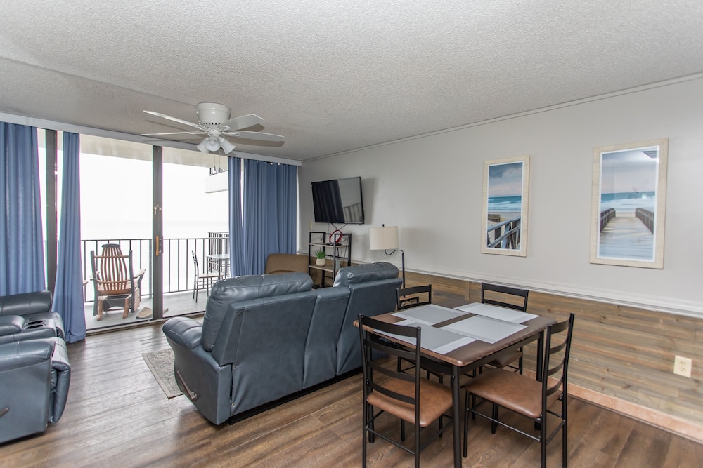 Condo, 2 Bedrooms photo 1