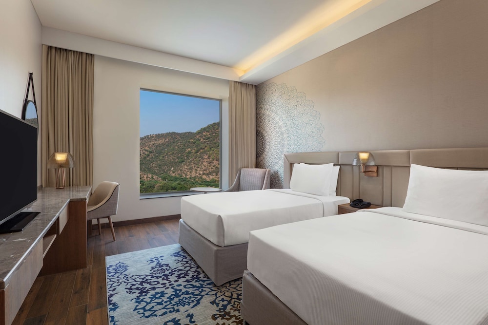 Room, 2 Twin Beds (Aravalli View) - Photo 1