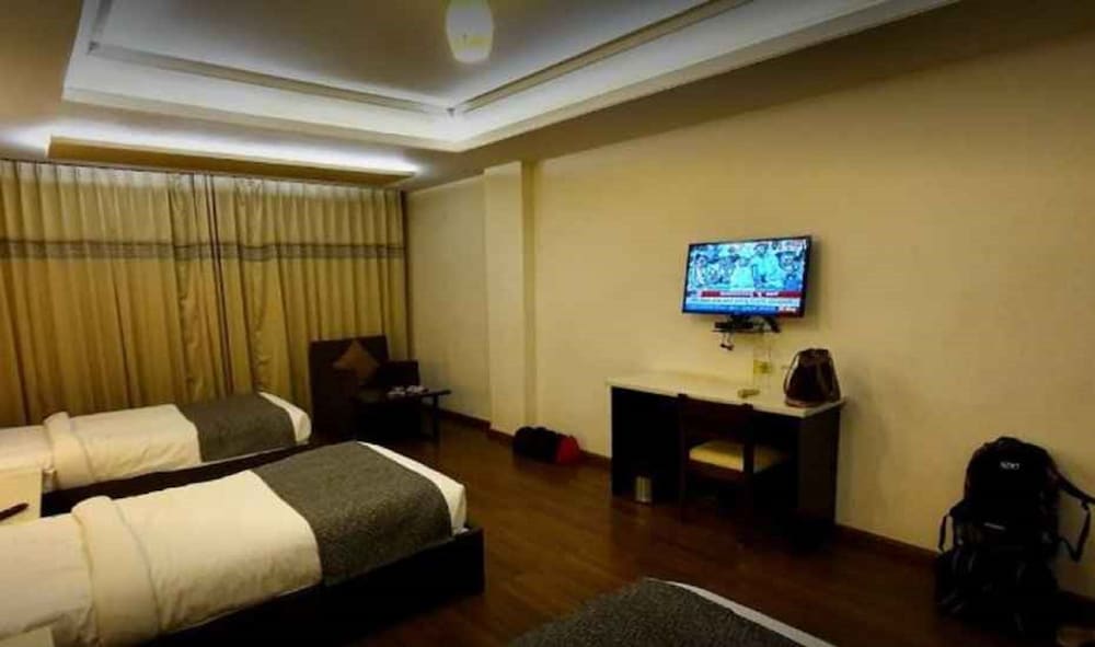 Executive Room - Photo 2