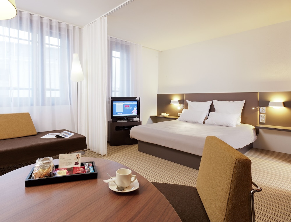 Superior Suite, 1 Double Bed and 2 Single Sofa Beds