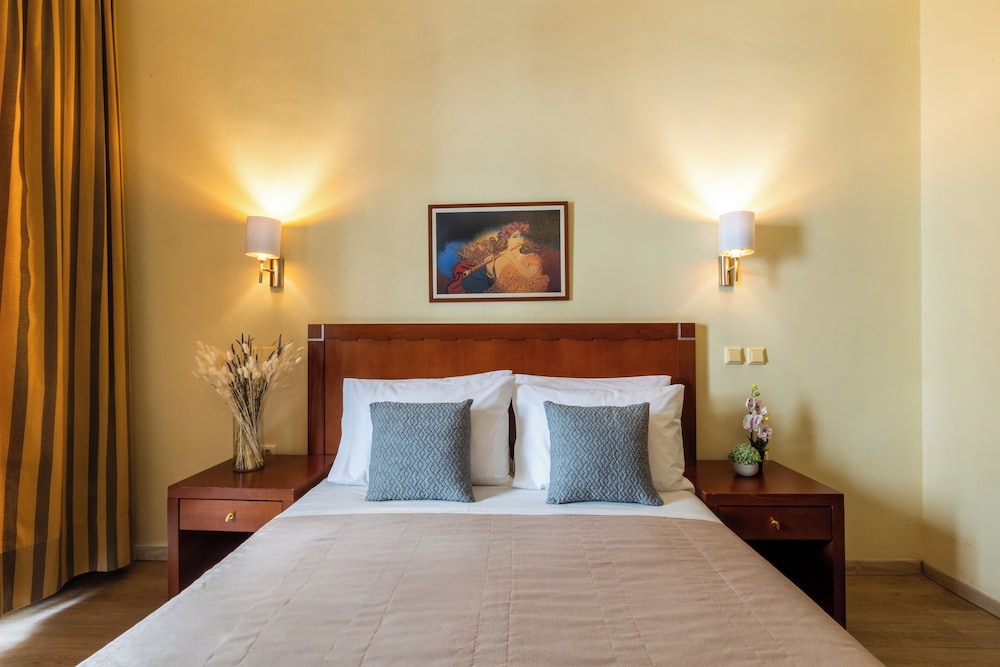 Room - Photo 2