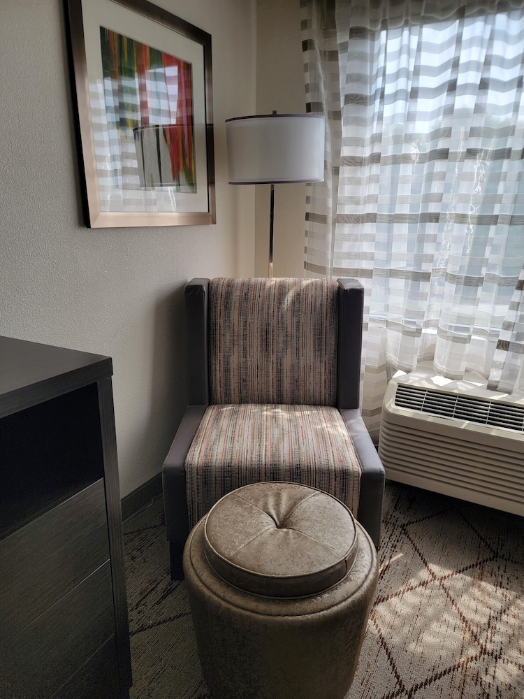 Room, Accessible photo 3
