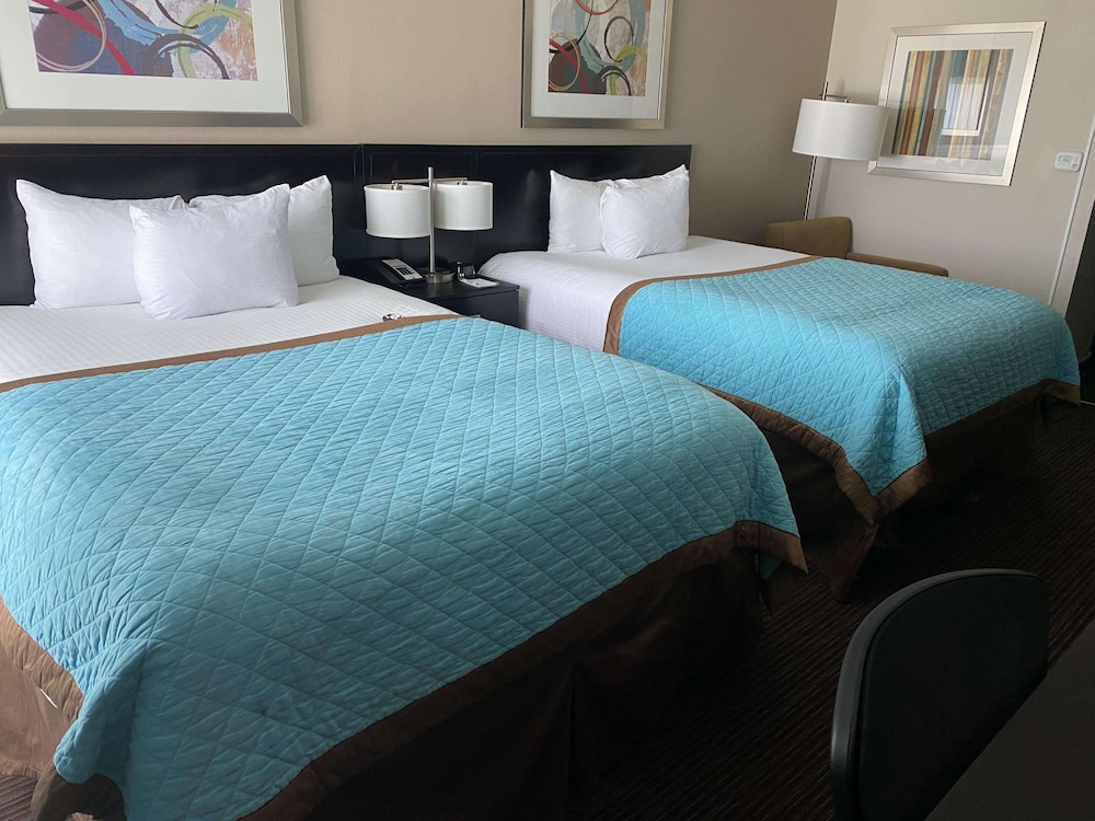 Executive Room, 2 Queen Beds, Non Smoking - Photo 2