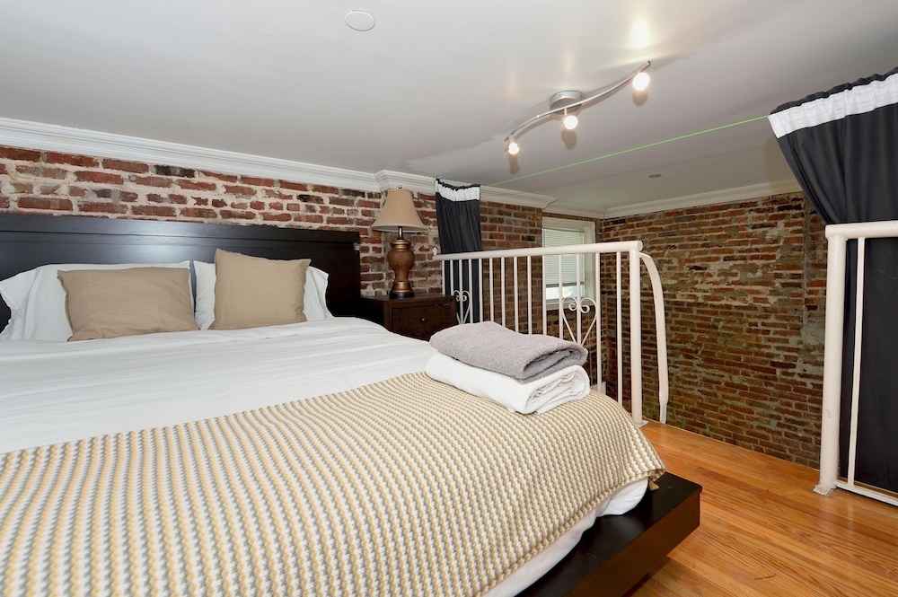 Apartment photo 2