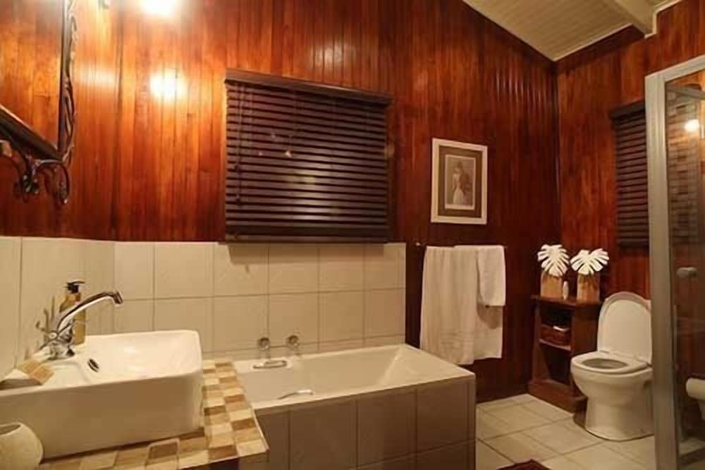 Luxury log cabin 3 river view photo 3