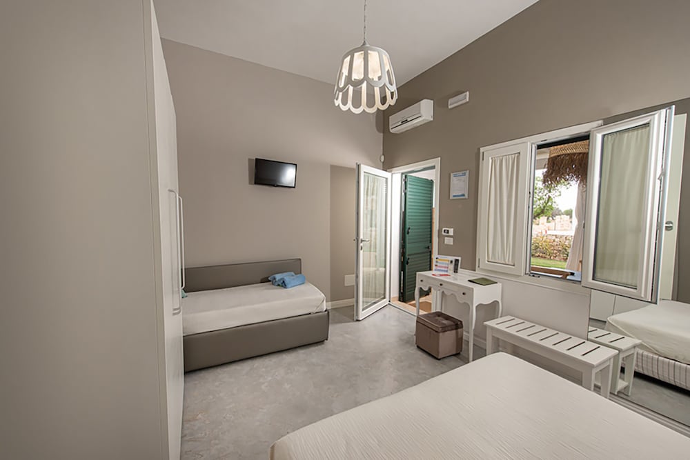 Grand Room, Kitchenette, Garden Area