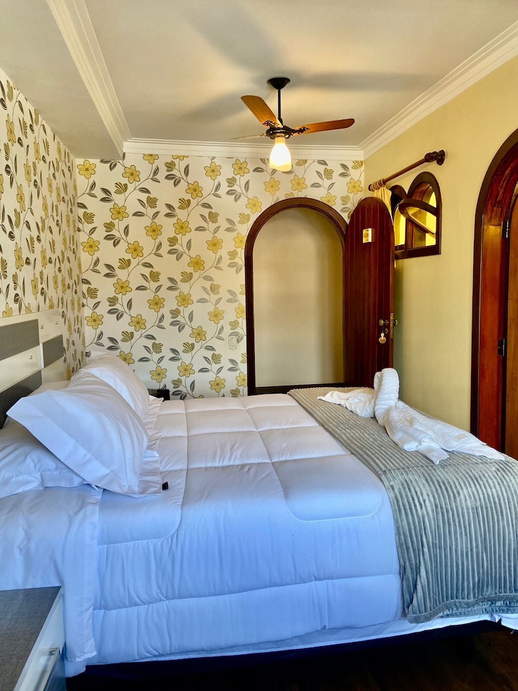 Standard Room photo 2