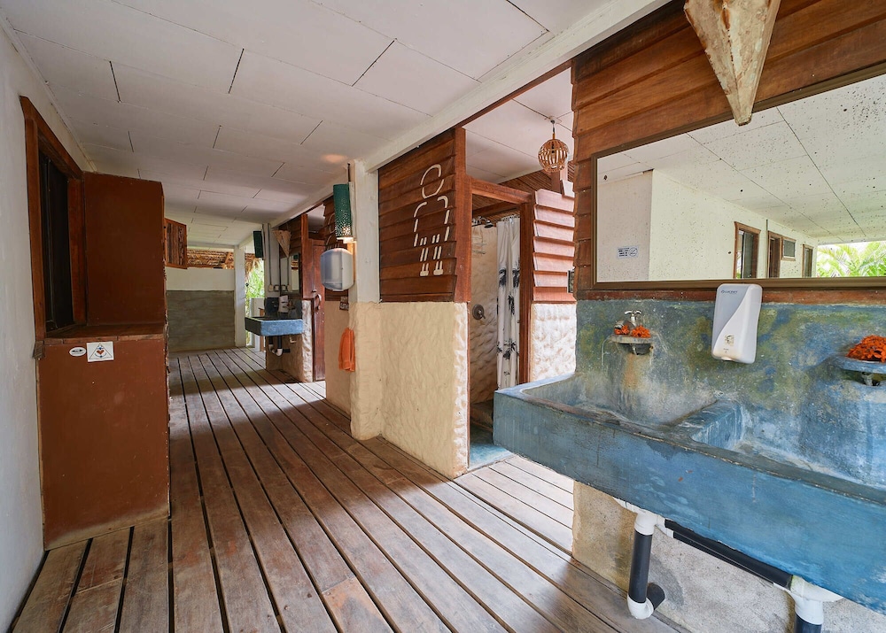 Standard Shared Dormitory, Mixed Dorm, Shared Bathroom, Beachfront photo 3