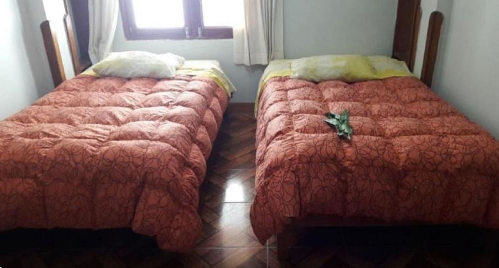 Twin Room, 2 Twin Beds, Private Bathroom