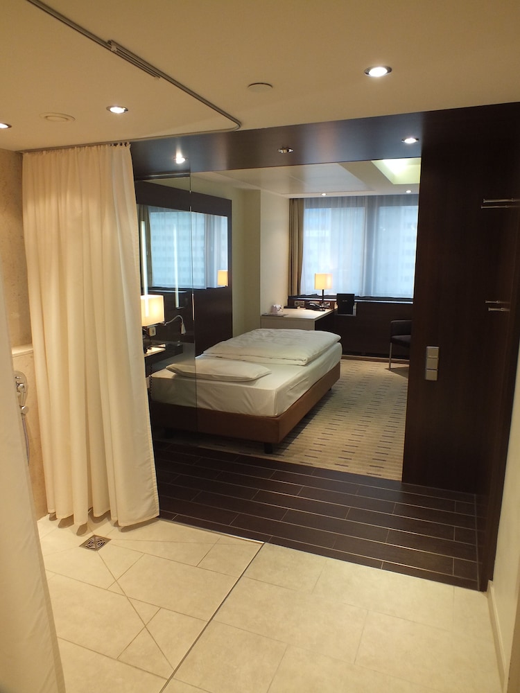 Room, Accessible (Individual)