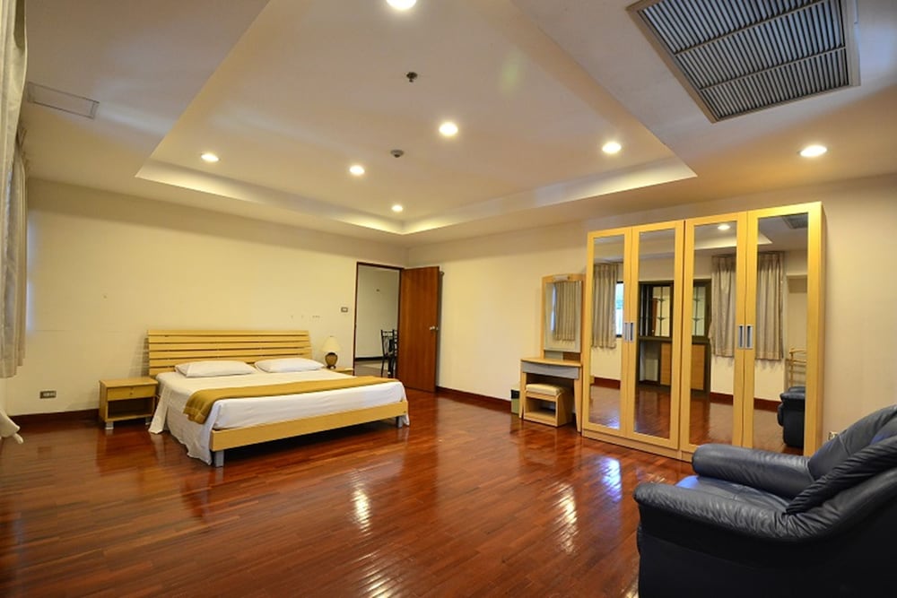 Room, 1 Bedroom photo 1