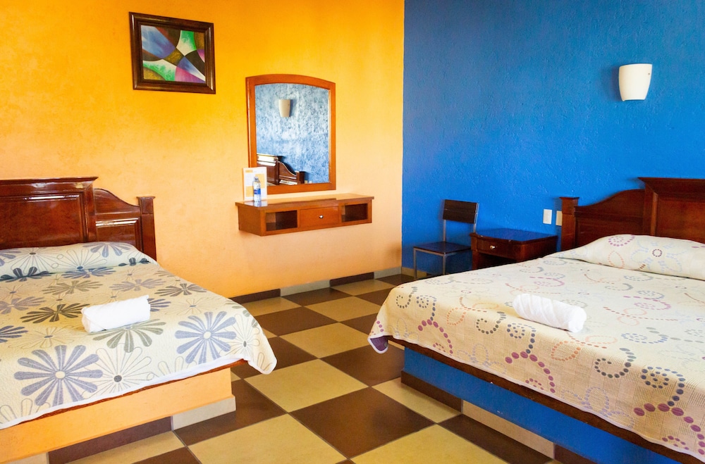 Comfort Room, Multiple Beds