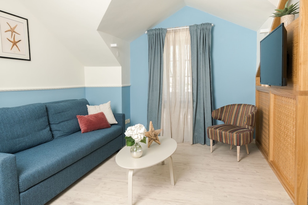 Superior Suite - Photo 3