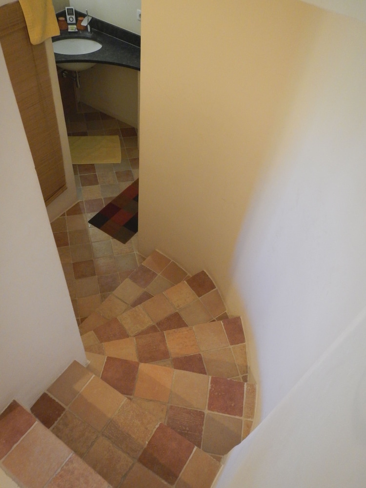 Double Room, 1 Queen Bed (Simiane) photo 3