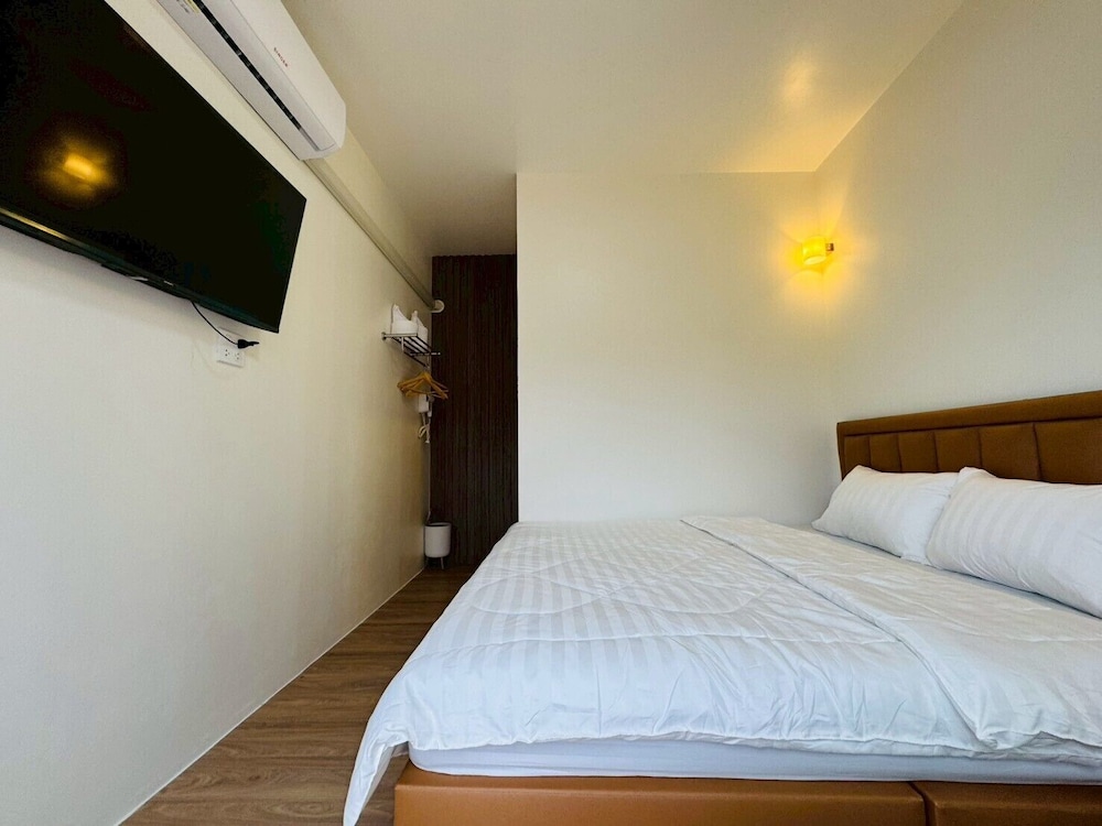 Deluxe Studio, Balcony, Mountain View