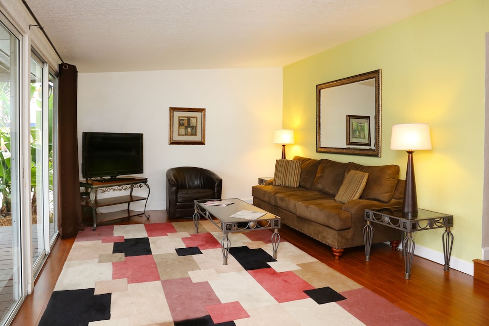 One Bedroom Suite photo 2
