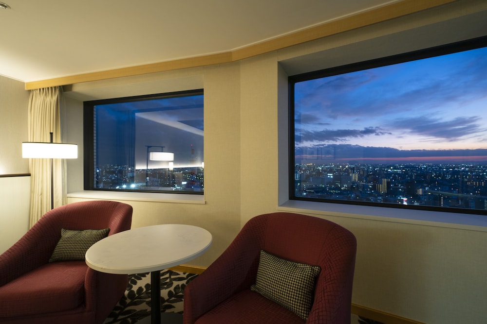 Premium Room, 1 Queen Bed, Corner (High Floor) - Photo 9