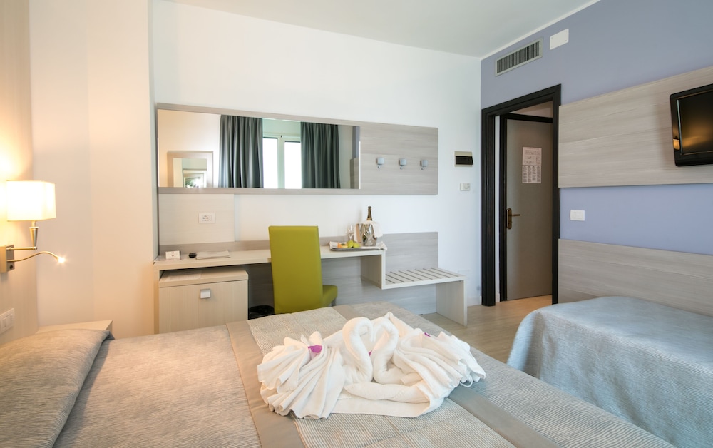 Comfort Triple Room photo 3