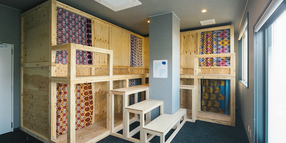 Shared Dormitory, Mixed Dorm