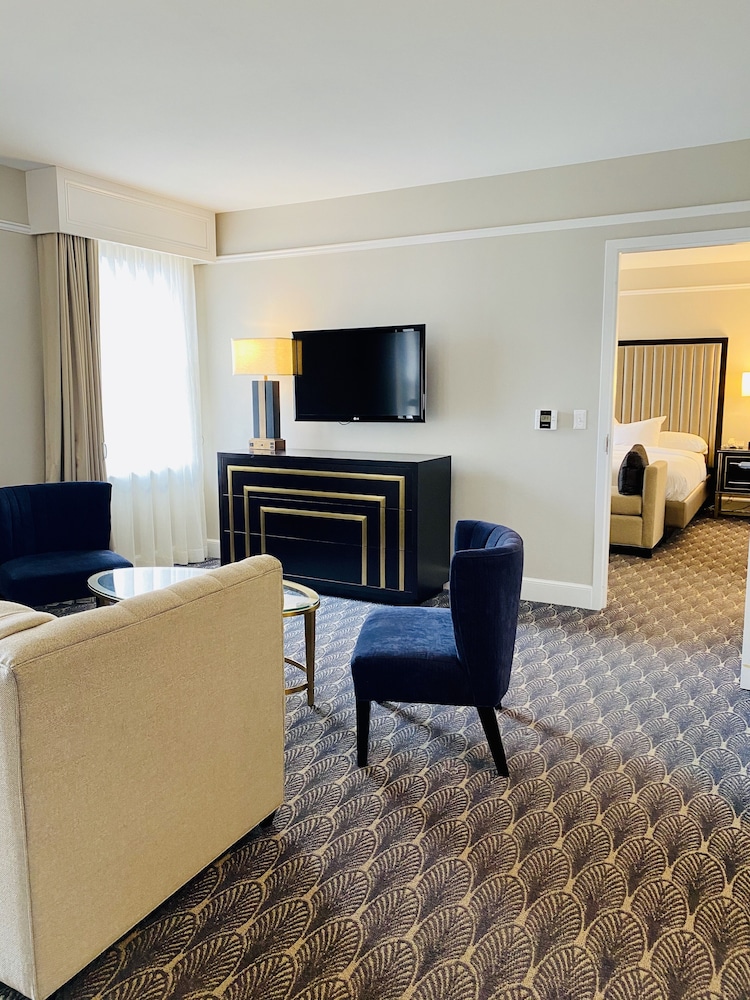 Suite, Accessible - Photo 2