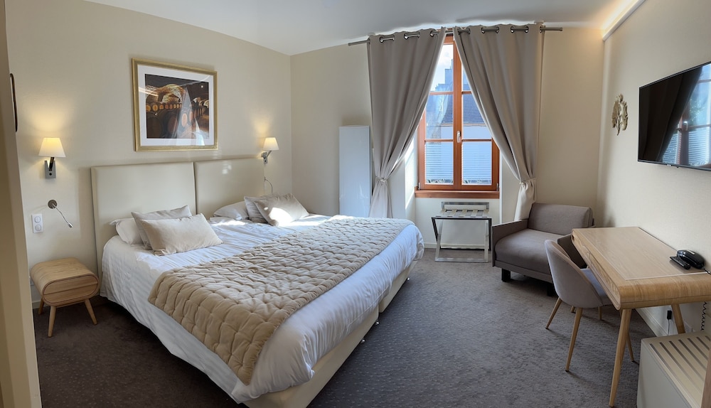 Superior Double or Twin Room photo 3