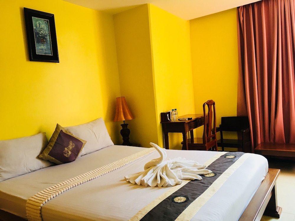 Standard Double Room - Photo 8