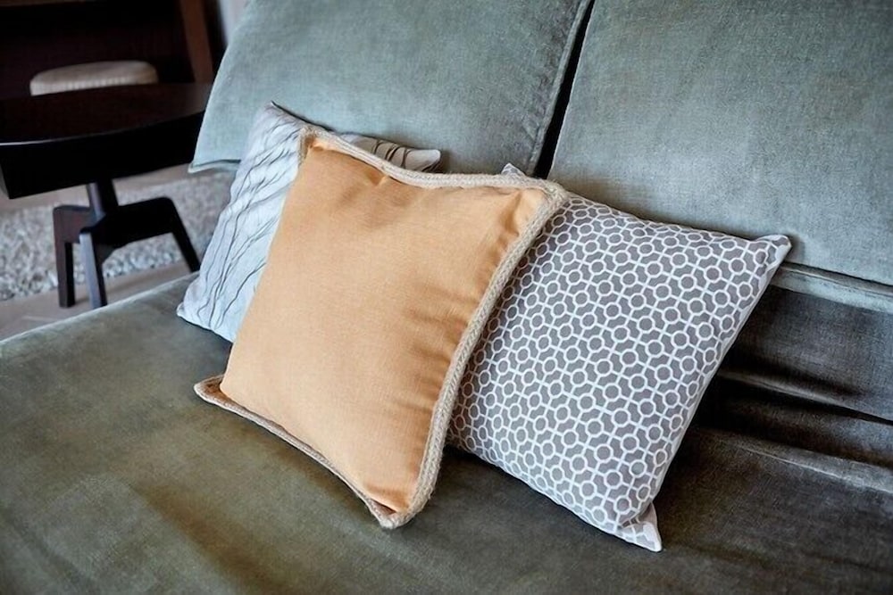 Executive Suite - Photo 3