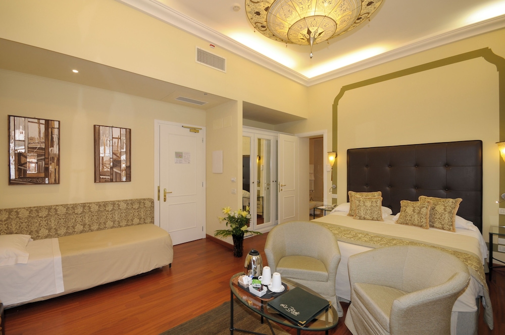 Deluxe Double or Twin Room