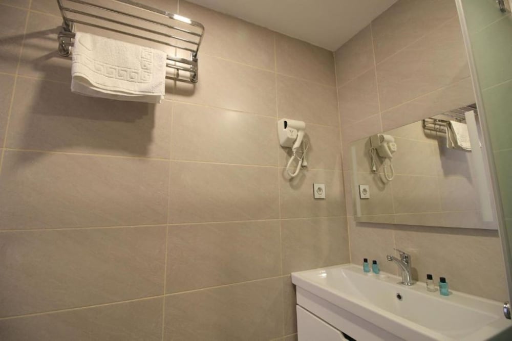 Standard Room - Photo 2