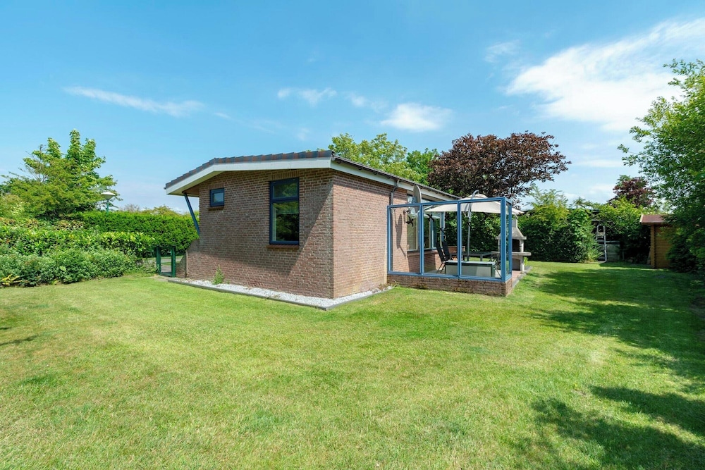 Bungalow photo 2