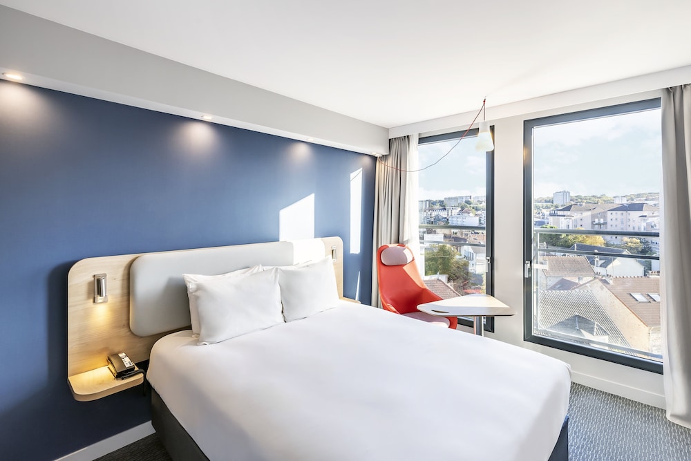 Standard Room, 1 Queen Bed (Free Breakfast) - Photo 4