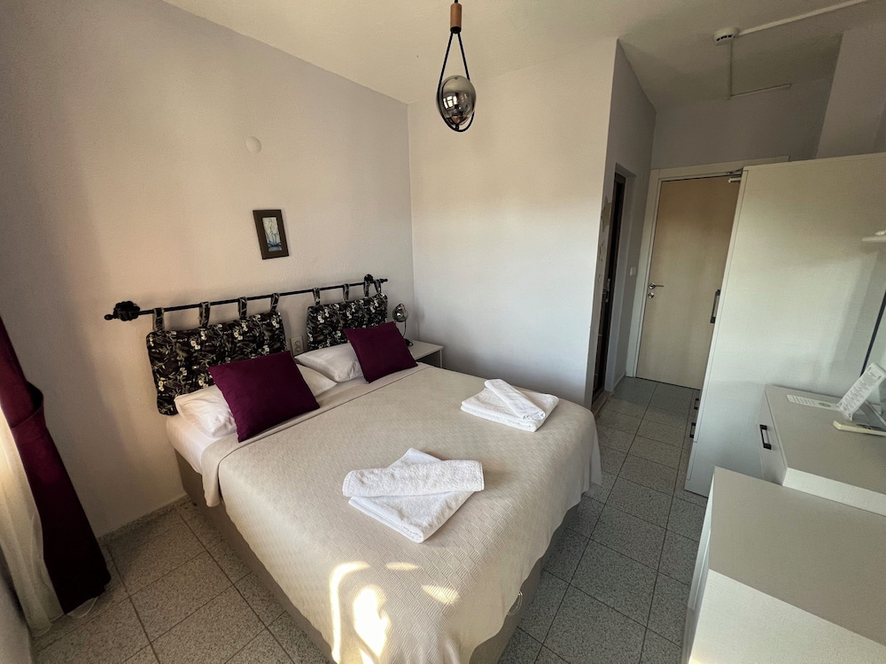Standard Double Room - Photo 5