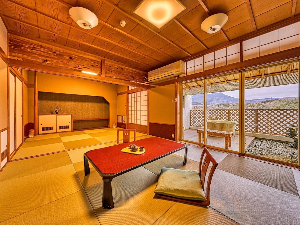 Superior Japanese Style 2-Room Room with Open-air Bath, Non-Smoking