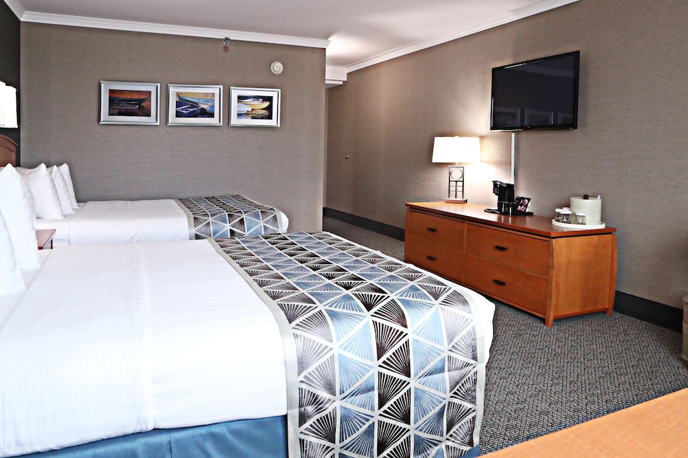 Standard Room, 2 Queen Beds - Photo 6