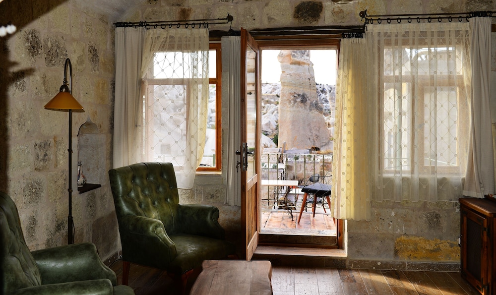 King Suite - Photo 1