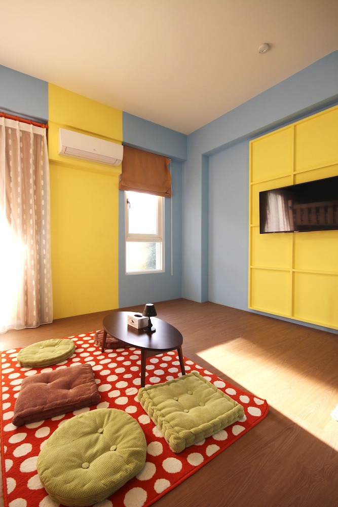 Family Room photo 3