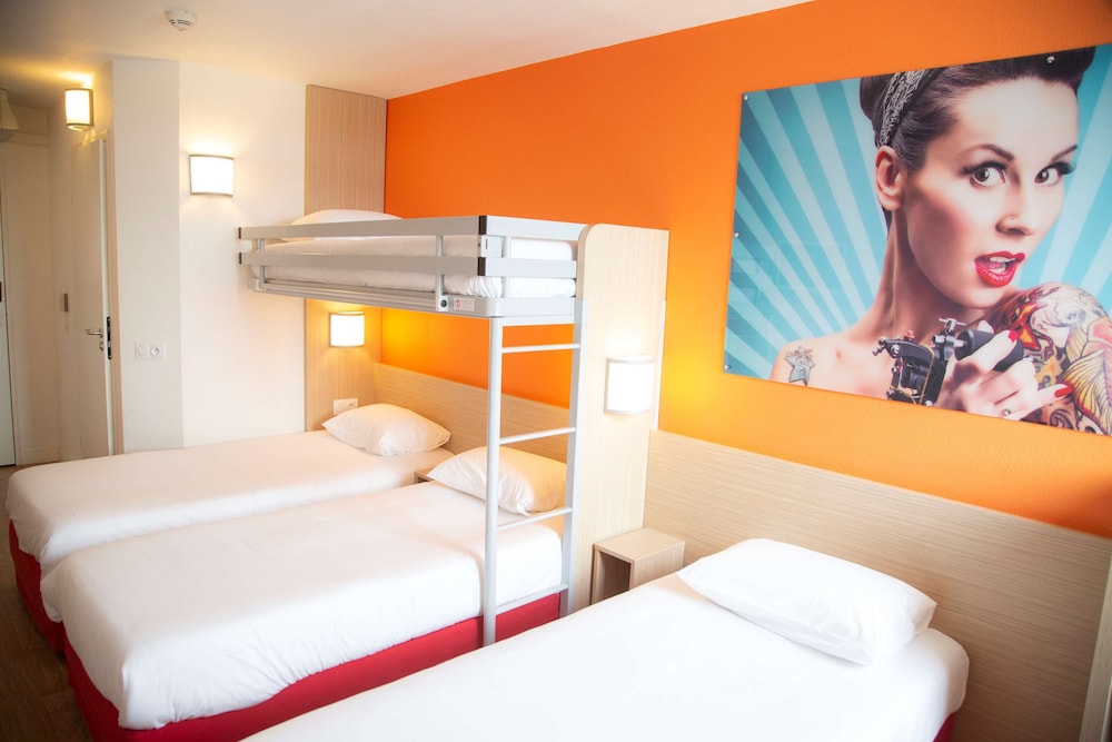 Standard Room, Multiple Beds photo 1